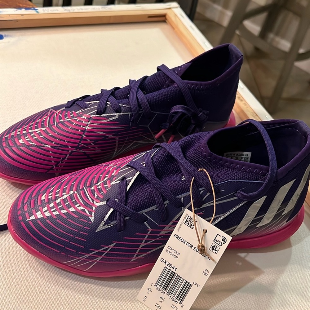 NWT Ladies Adidas Predator Edge .3 TF Turf Soccer Shoes